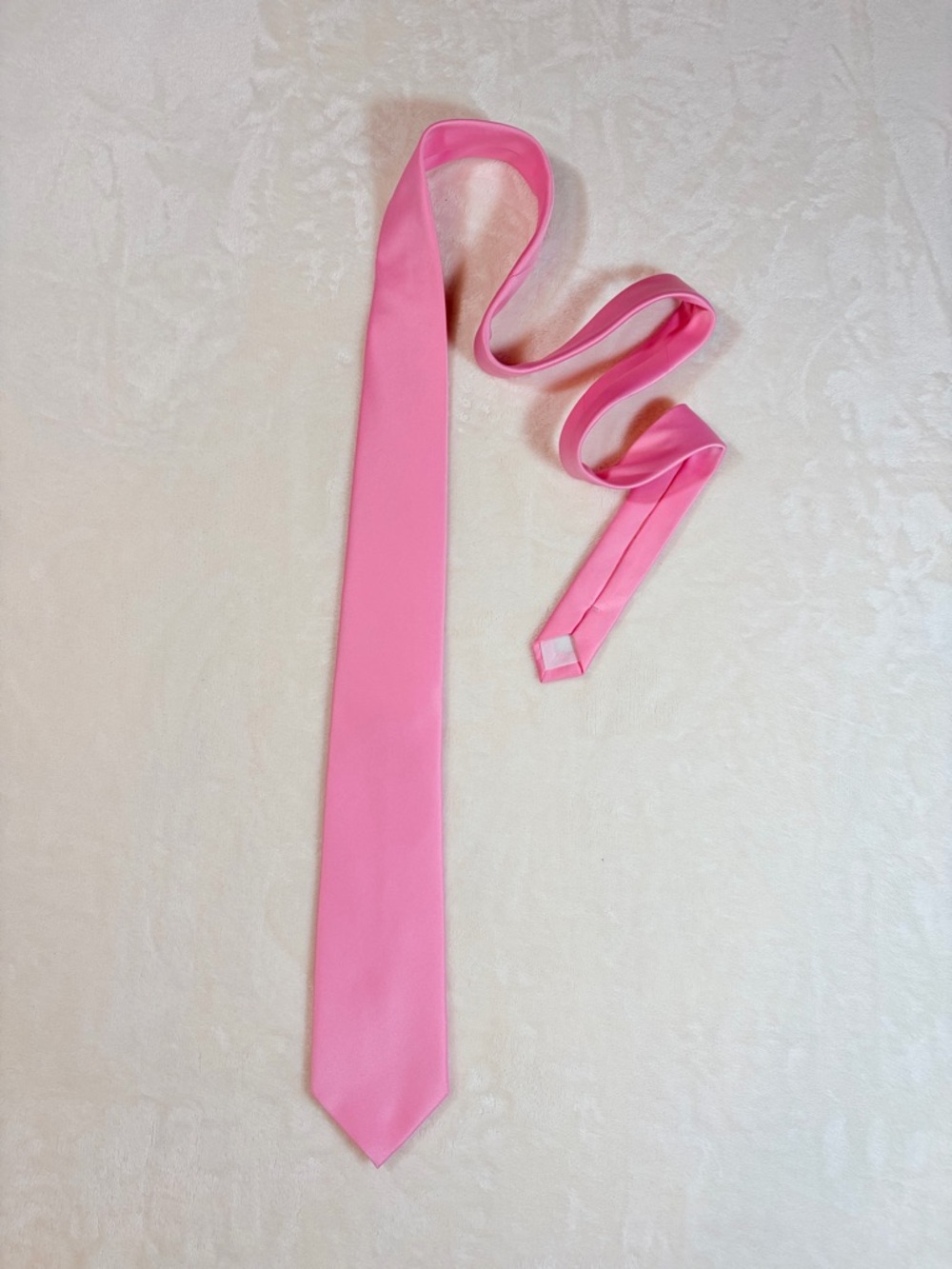 Umo Lorenzo Men's Solid Pink Satin Tie - Sleek Formal Accessory